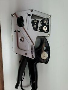Regal 2 Price Gun 2 Rows. EXCELLENT LABELER FOR RECIEVING DOCKS. HEAVY DUTY.....