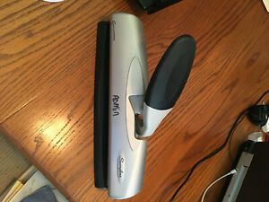 Swingline ACCO Brands Heavy Duty 3 Hole Punch Padded Handle Adjustable 74870
