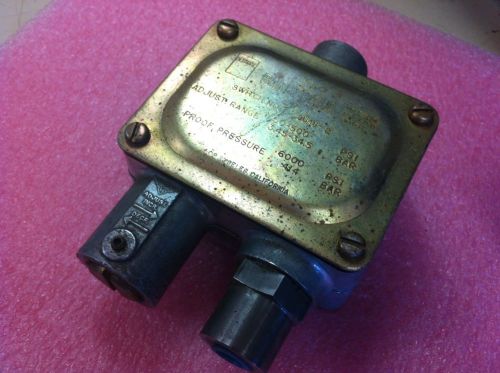 Barksdale 9048-2 sealed piston pressure switch 50-500 psi for sale