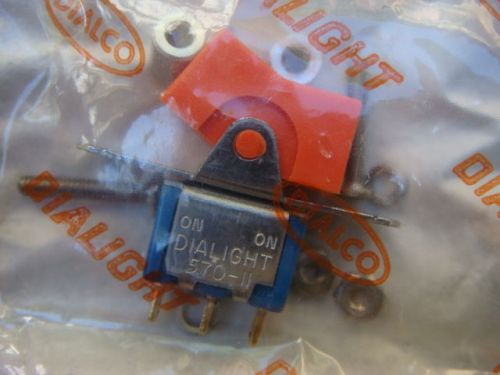 LOT of Fifteen (15) NEW DIALIGHT SPDT Orange TOGGLE Switches