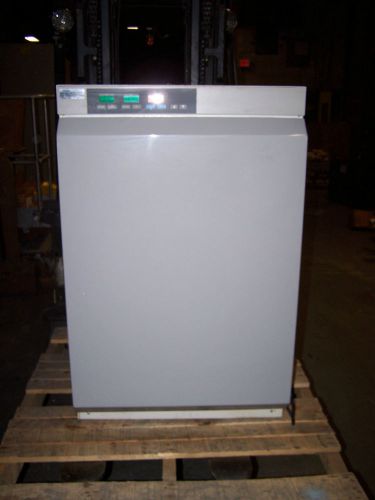 REVCO ULTIMA WATER JACKETED CO2 INCUBATOR 115 VAC 4 AMP RCO3000T-7C-ABA
