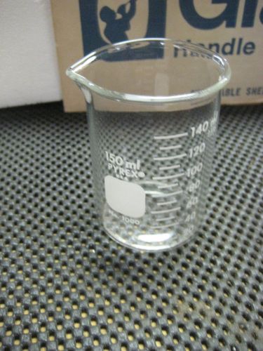 Lot of (8)  Pyrex Beakers, Griffin 150ml - Graduated with Spout - Corning