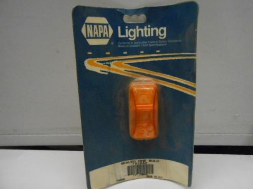 NOS NAPA 1500AD AMBER RUNNING BOARD CLEARANCE MARKER LITE -18L5
