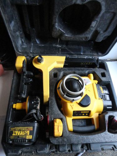 NICE CONDITION DEWALT 18V DW077 ROTARY LASER LEVEL INTERIOR/EXTERIOR WITH CASE