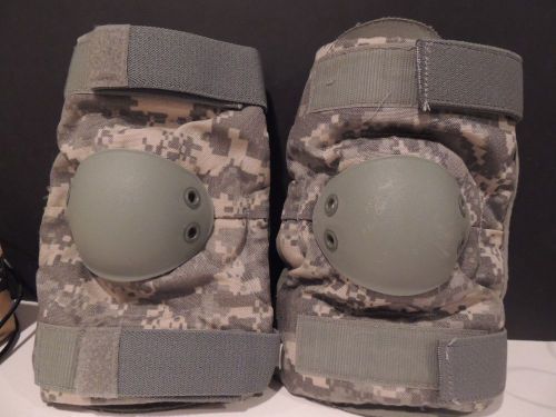 Pair of Medium Military Camouflage Knee Pads