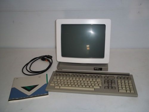 WYSE TERMINAL WITH KEYBOARD GREEN WY-85 WITH MANUAL AND POWER CORD