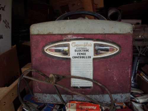 USED 110 VOLT VINTAGE Gambles ELECTRIC FENCE CHARGER