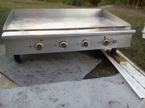 VULCAN 48 IN. GAS TABLE TOP GRILL