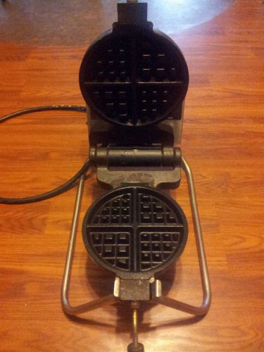 Carbon&#039;s Waffle Iron Maker Commercial Golden Malted Pop Out