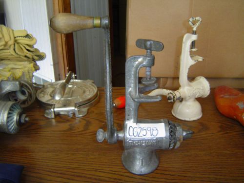 Universal Number #1 Meat Grinder Made In USA LF&amp;C Hand Turn CG2598