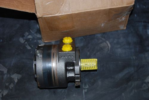 Parker hydraulic motor 110a-054-as-0 740 rpm 1&#034; keyed shaft new for sale