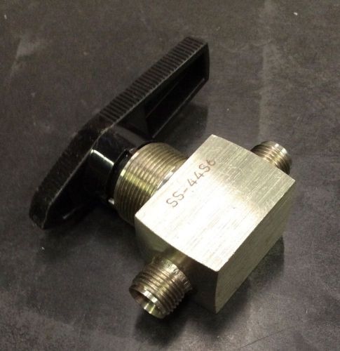 Whitey Swagelok SS-44S6 3/8&#034; ball valve.