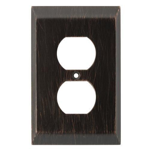BRAINERD 126406 Stately Single Duplex Wall Plate / Switch Plate / Cover, New
