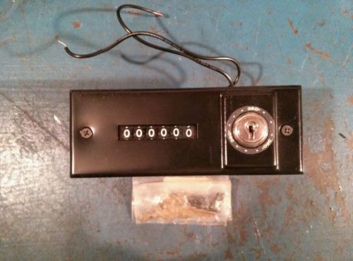 Redington Electric Counter, Panel Mount, P32-1026 115VAC, 8W, Used, With 2 Keys