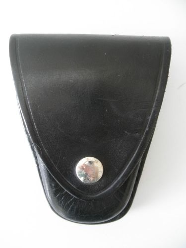 Gould &amp; Goodrich B70 black leather Duty Belt hand cuff case snap