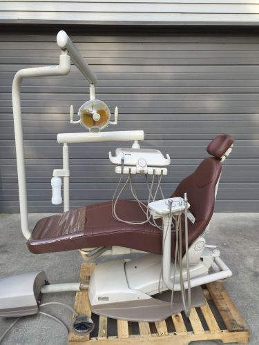 Midmark UltraTrim® Dental Chair Procenter LR Operatory