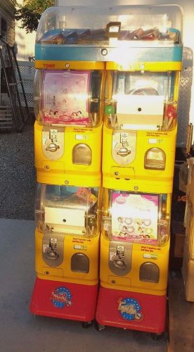 TOMY GACHA CAPSULES VENDING MACHINE  4 HEADS 1 DISPLAY  Four Quarter