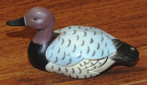 Vintage 3&#034; Inch Small Plastic Duck Pencil Sharpener For Easy Desk Top Access!