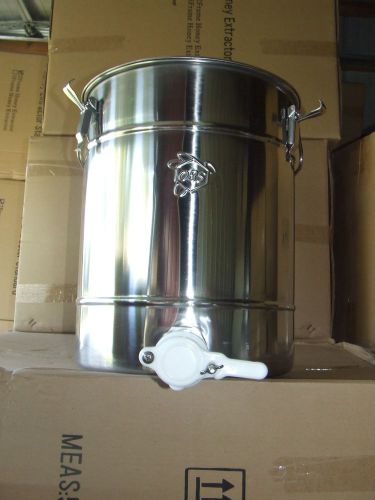 Honey Bottling Tank (9 gallons) and Stainless Steel Double Strainer