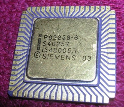 Intel R82258 DMA CONTROLLER LCC Gold Vintage RARE IC COLLECTIBLE or Scrap