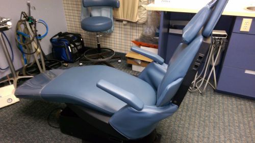 ROYAL PEDIATRIC DENTAL CHAIR BY DENTAL MANUFACTURE INC. VERY GOOD CONDITION