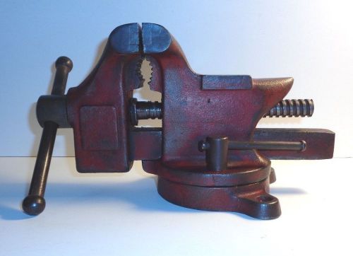 Vintage red arrow bench mount vise, no. 31. jaws for wood or pipe. opens 4-1/2&#034; for sale