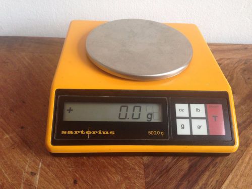 Sartorius scale, modelnummer 1002 mp9 - 500.0 gr or oz/ lb.  digital lab scale. for sale