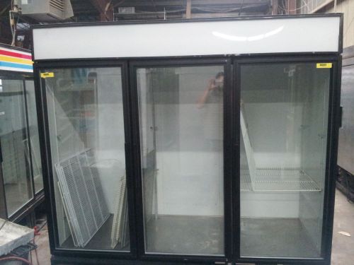 True gdm-72 3 glass door merchandiser cooler for sale
