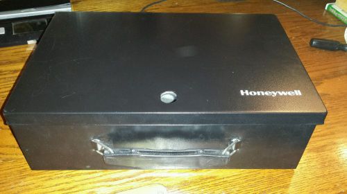 Fire Resistant Steel Security Box Honeywell Convenient carry handle