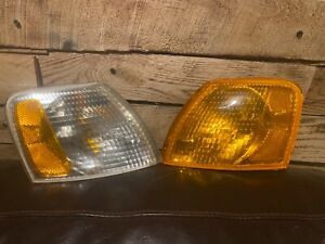 passat turn signal lens bot right and left one yellow right one clear