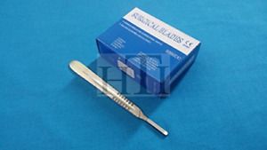 100 SCALPEL STERILE BLADES #22 WITH FREE SCALPEL HANDLE #4 HTI BRAND