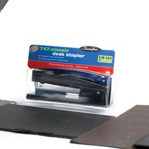 Swingline S7074771R Die-Cast Metal Black Classic Desk Stapler 20 L in.