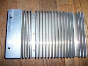 large flat-bottom aluminum heatsink 6.75&#034; x 4.75&#034; x 1&#034; (17 x 12 x 2.5cm)