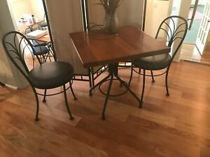Black metal bistro chairs with cushion in excellent condition, removable cushion