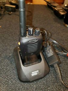 Kenwood TK-3160K Two Way Radio UHF, 450-520 MHz, w/batt, ant, rapid charger