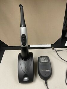 Kerr Demi Ultra Curing Light With Charger(  READ DESCRIPTION)