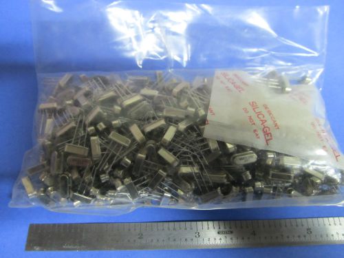 LOT 500 EA QUARTZ CRYSTAL FREQUENCY 5 MHz MMD HC-49?? NEW