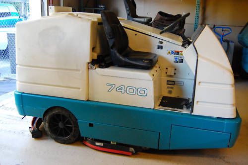 Tennant rider scrubber 7400 lp gas. free shipping* best warranty for sale