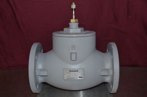 Honeywell vgf21ep30 3&#034; 2-way flanged globe valve for sale