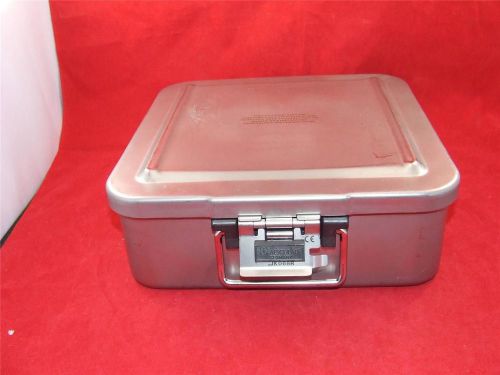 Stainless Steel 10 3/4&#034; X 10 3/4&#034; X 3 3/8&#034; Sterilizer with Basket &amp; Latching Lid