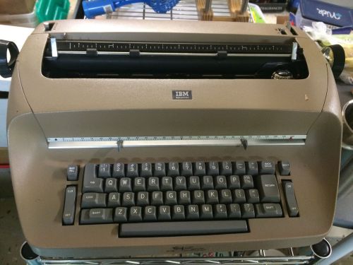 IBM Selectric Electric Typewriter model 7X