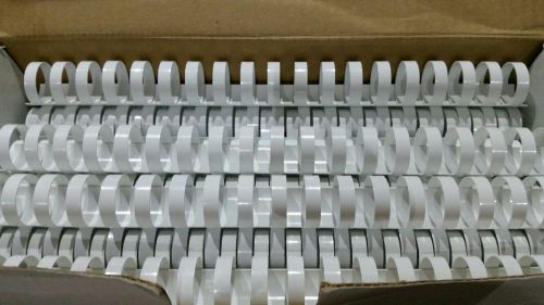 32 Plastic 11&#034; Long Binder Binding Combs, 19 Ring Loop Tabs, 7/8&#034; White Round