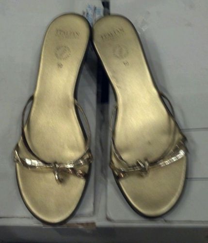 Italian Shoemakers Gold Metallic Wedge Thong Sandals/Heels 10M shoes flip flops
