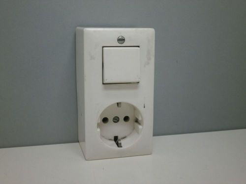 German EU 250V 16A 2-Pole Socket Outlet Receptacle Steckdose with Switch