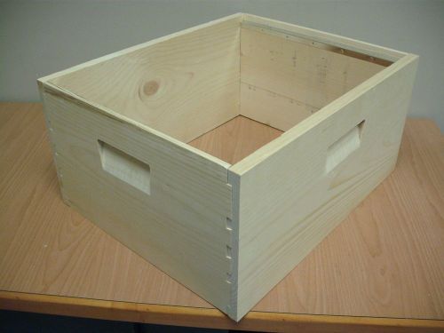 BeesWorthBees Custom Beehive Supply Auction - Ask me about bulk &amp; bundle rates
