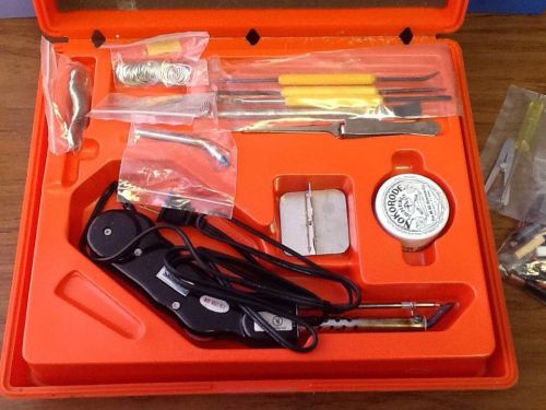 work shops soldering iron kit with carry case One Hand