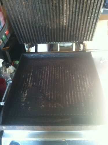 STAR SANDWICH PANINI CLAM GRILL - MUST SELL! SEND ANY ANY OFFER!