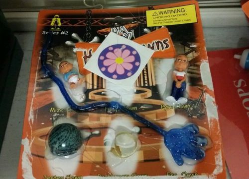 200 General Mix 2&#034; vending Machine Toy capsules filled