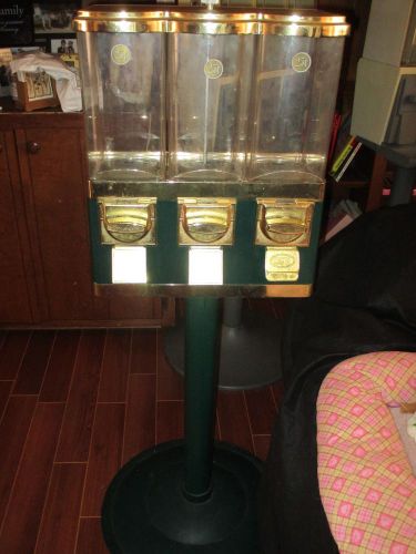 Tri-Vend 3 Bulk Candy Gumball Vending Machine (Green &amp; gold)w/stand &amp; key used