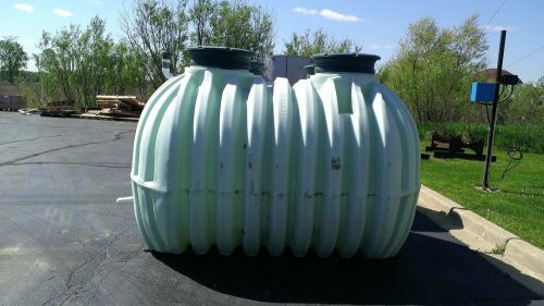 High-grade Polyethylene Septic Tank 1,000 gallon All in One Dual Compartment